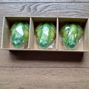 NEW Sia Collection Set of 3 Realistic Green FROG CANDLES in Original Box - Home